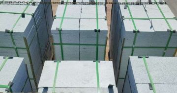 安顺 芝麻白花岗岩5公分地铺石 花岗岩厂家工厂装车日常