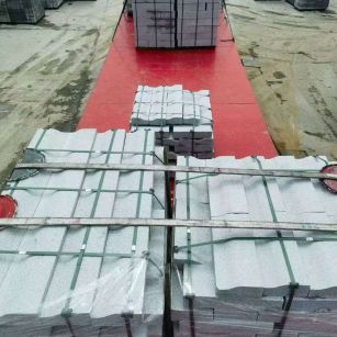 安顺 芝麻白仿形加直形路沿石出货日常