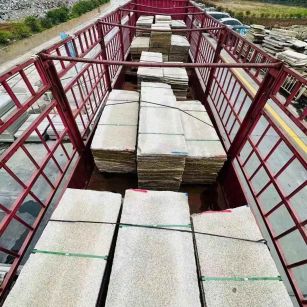 安顺 黄金麻花岗岩荔枝面，光面毛板装车完成