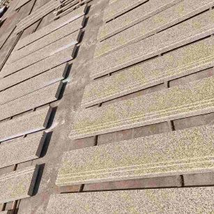 安顺 黄金麻花岗岩光面楼梯踏步