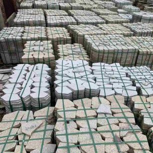 安顺 黄金麻白麻花岗岩荔枝面地铺石(冰裂纹)