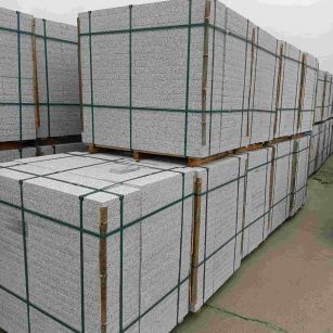 安顺 白麻花岗岩石材荔枝面地铺石（300*600*50）