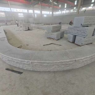 安顺 芝麻白异形坐凳，自然面光面弧形加工