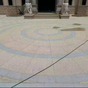 安顺 黄金麻芝麻灰花岗岩石材地铺拼接效果