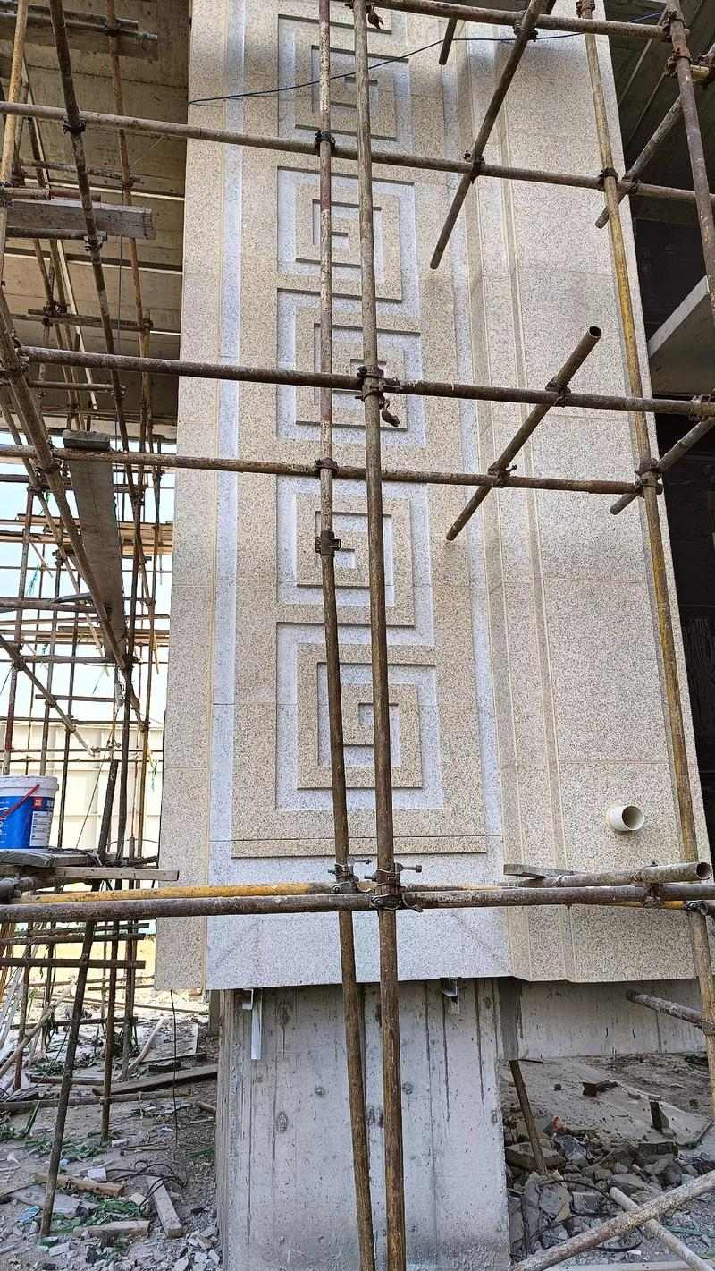 安顺 黄金麻花岗岩别墅外墙干挂回纹造型效果