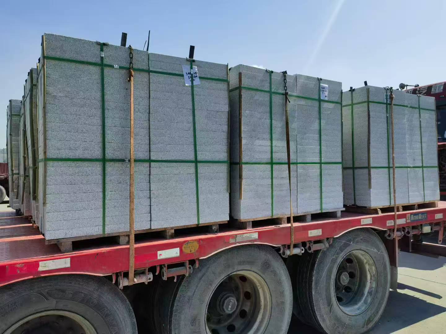 安顺芝麻白花岗岩出货日常地铺石