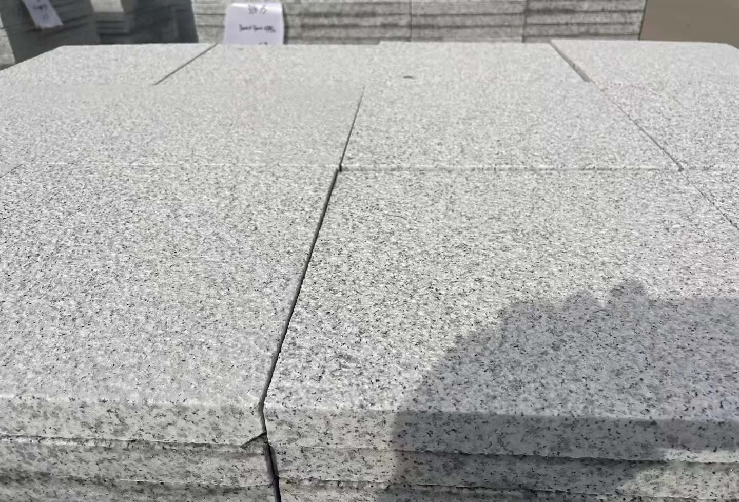 安顺 白麻花岗岩石材推荐 荔枝面地铺石