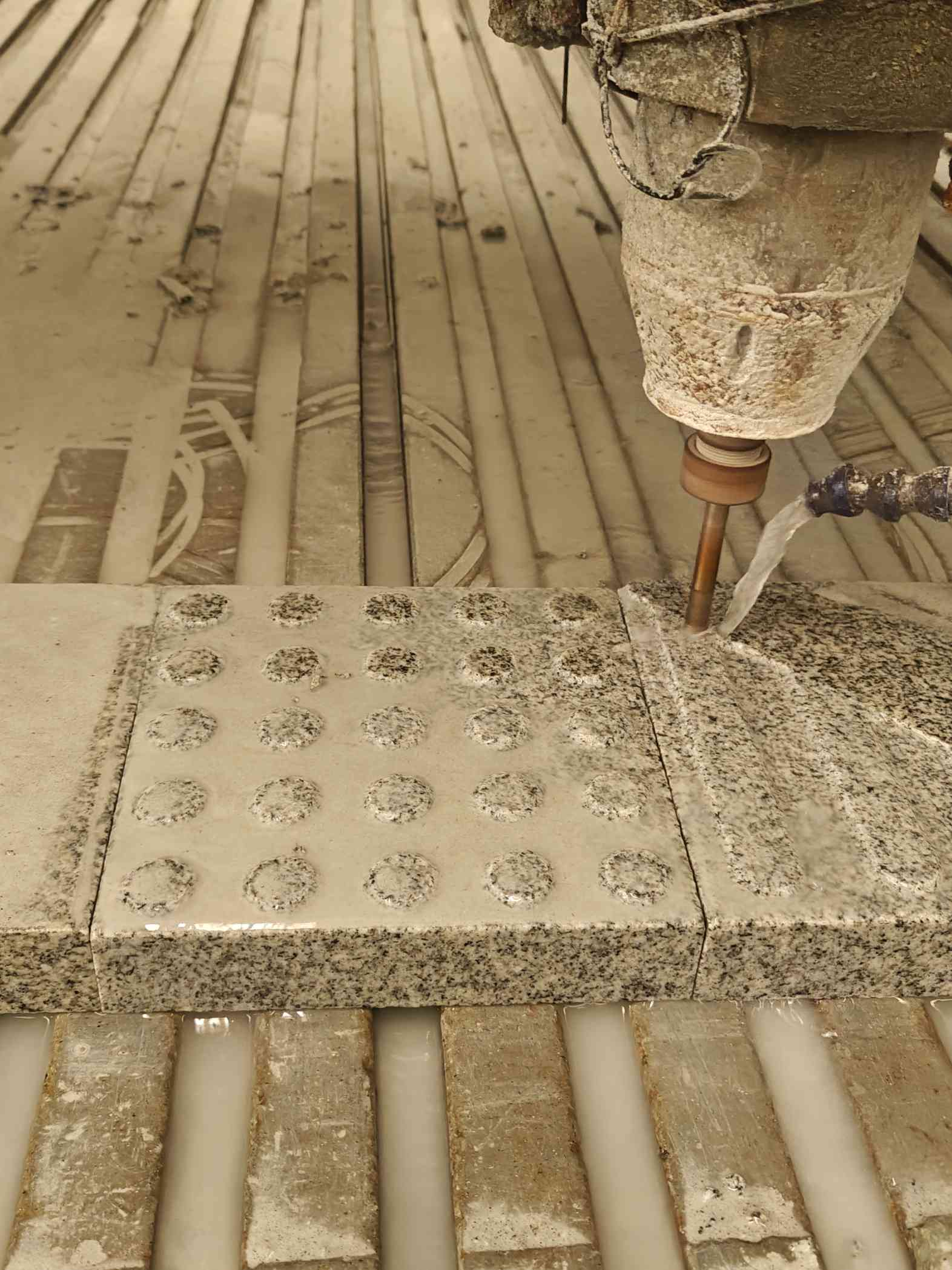 安顺 芝麻白花岗岩石材盲人石、盲道石、盲点石