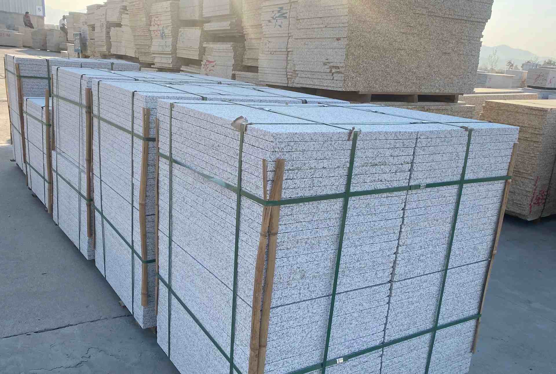 安顺 白麻花岗岩荔枝面地铺石