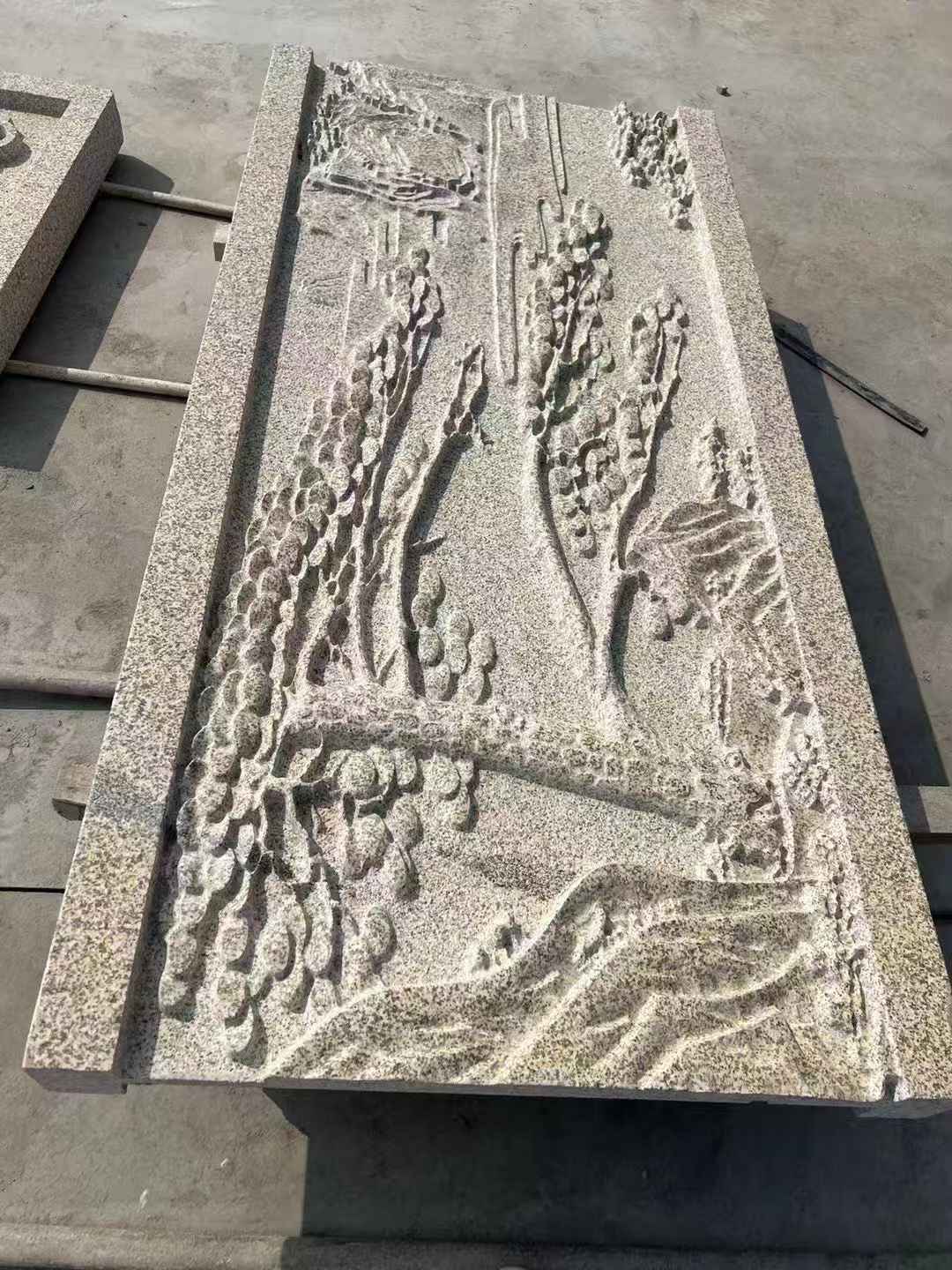 安顺 黄金麻雕刻板浮雕迎客松