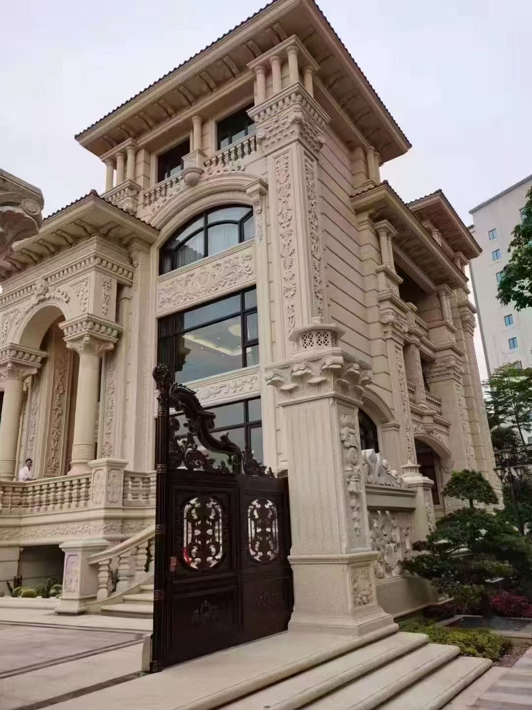 安顺 黄金麻花岗岩别墅外墙干挂效果展示