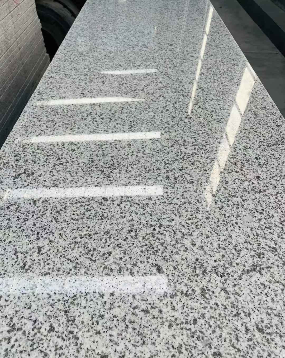 安顺 白麻花岗岩光面毛板