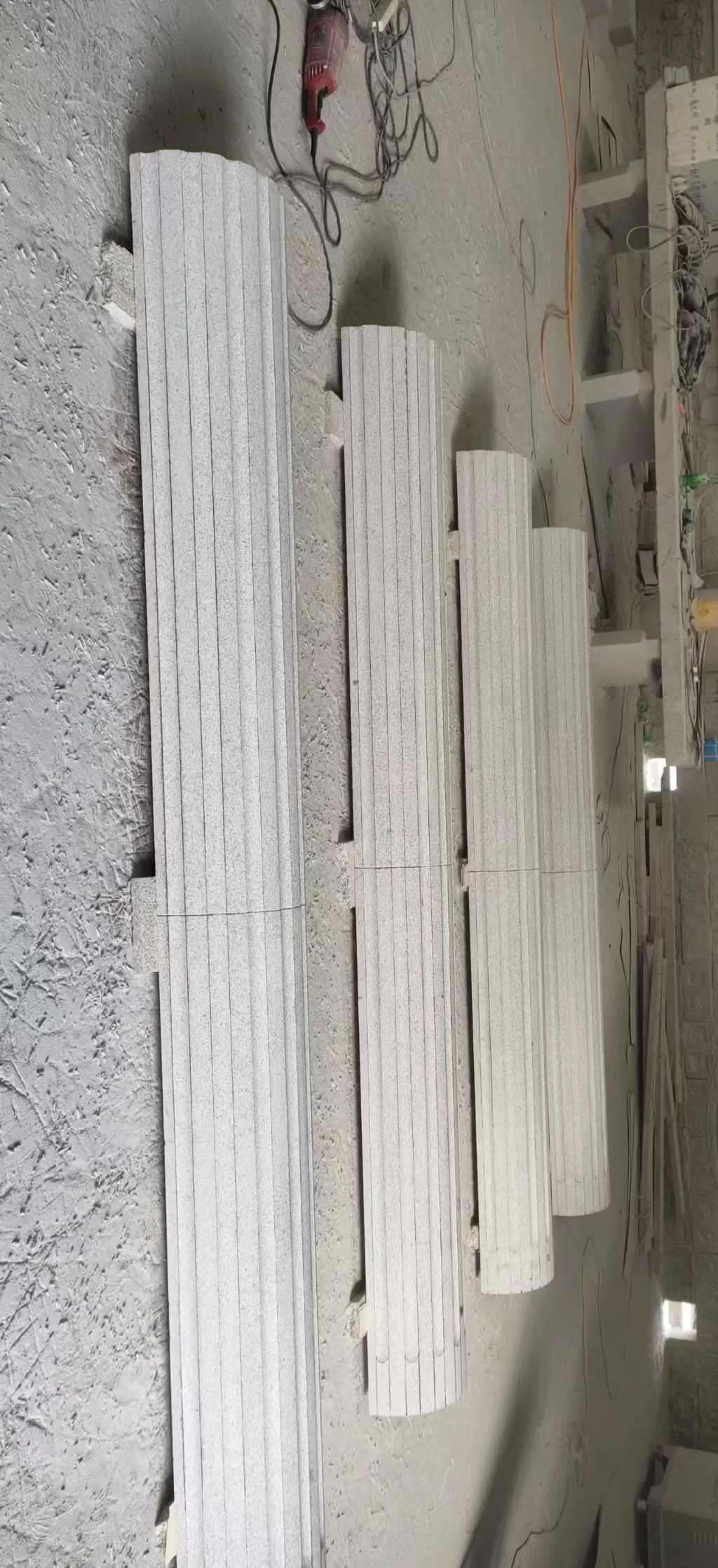 安顺 花岗岩厂家带你看白麻花岗岩门楼大柱柱皮