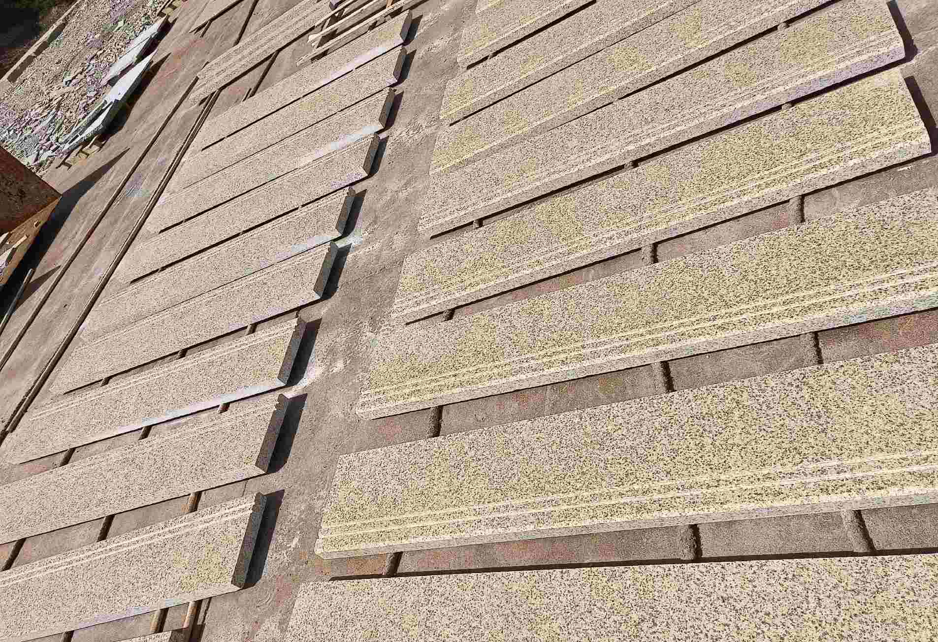 安顺 黄金麻花岗岩光面楼梯踏步